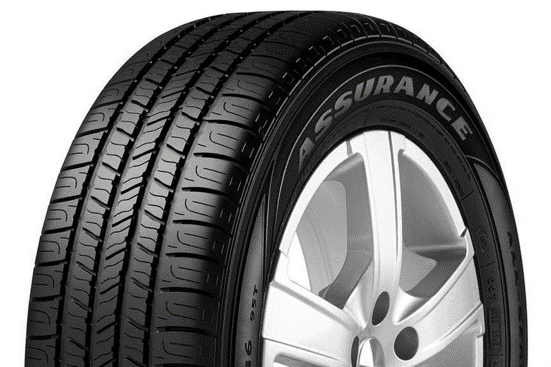 All-Season 225/60R18 100H Passenger Tire D60685