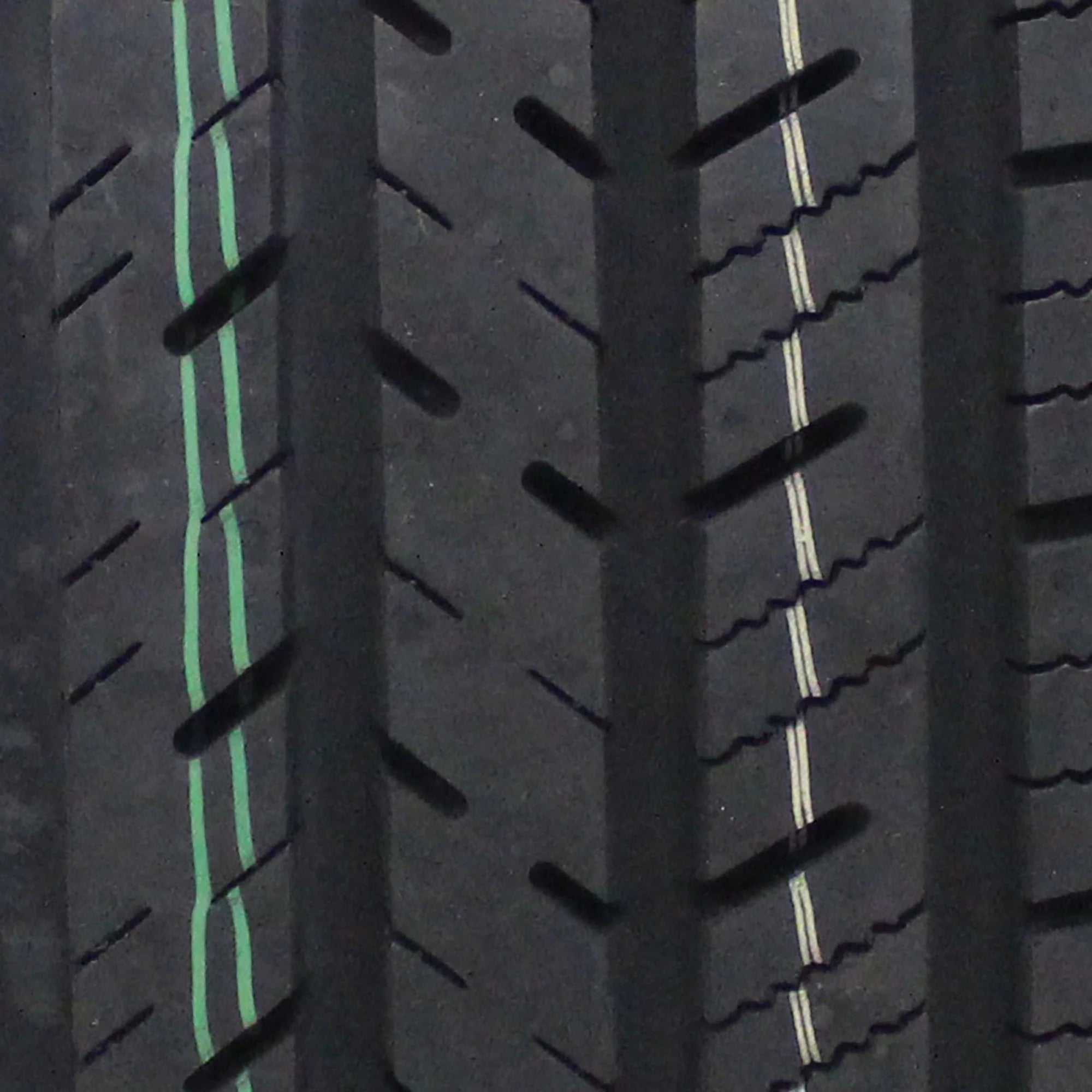 235/55R17 99W Tire for Ford Escape SE and Chevrolet Impala LTZ O14578