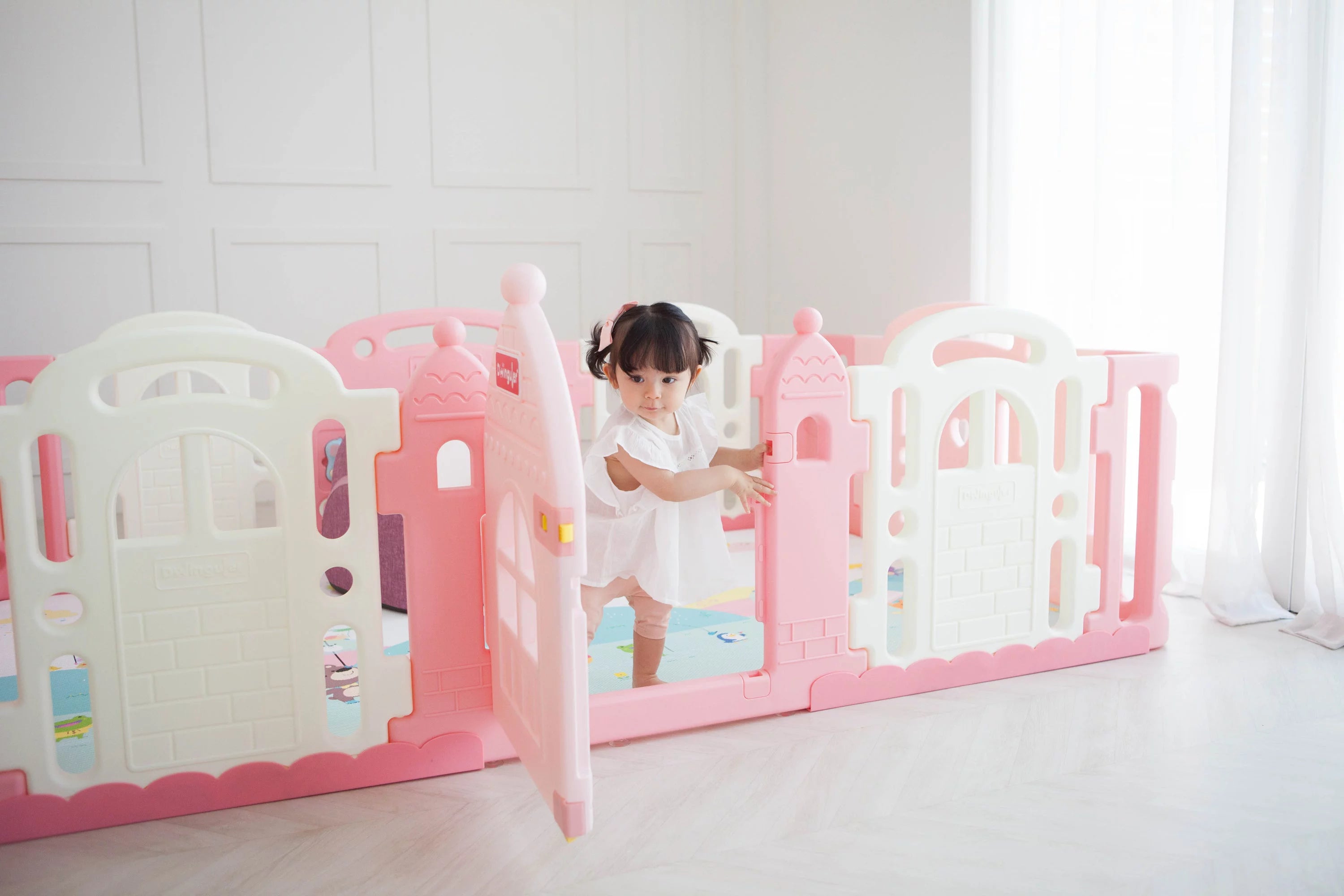 Castle Playpen Safety Gate O571