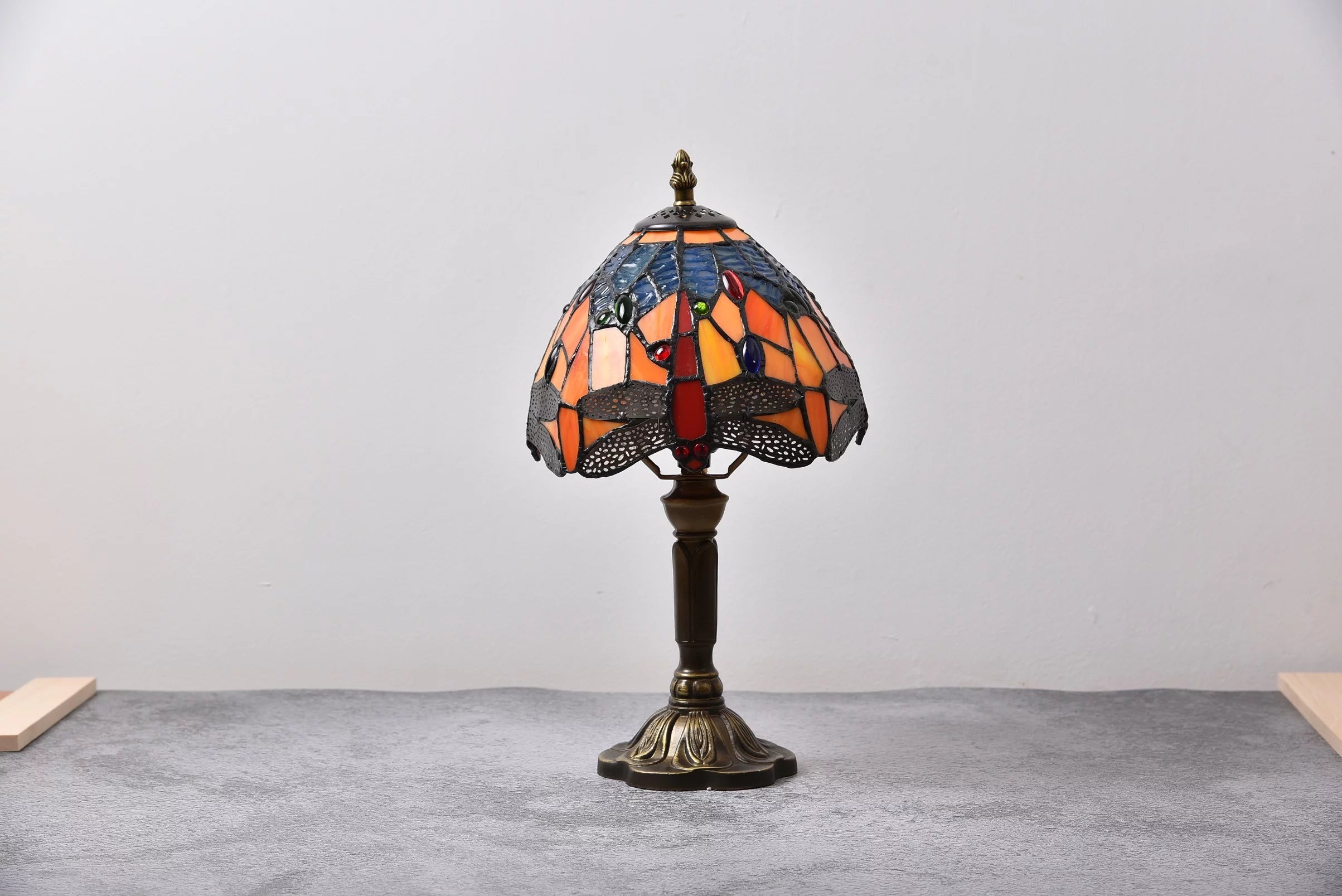 Stained Glass Table Lamp for Living Room Bedroom H4235