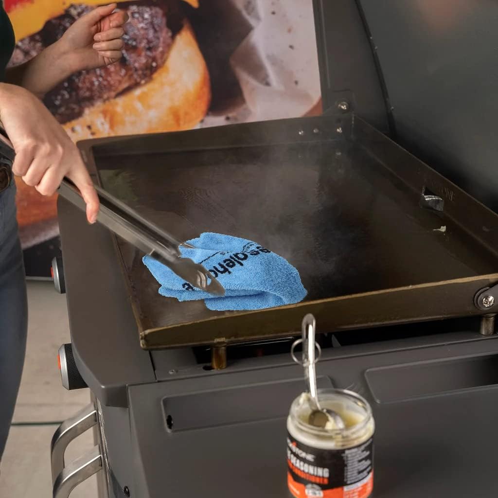 28 Inch 3-Burner Outdoor Flat Top Grill with Hood and Seasoning B121679