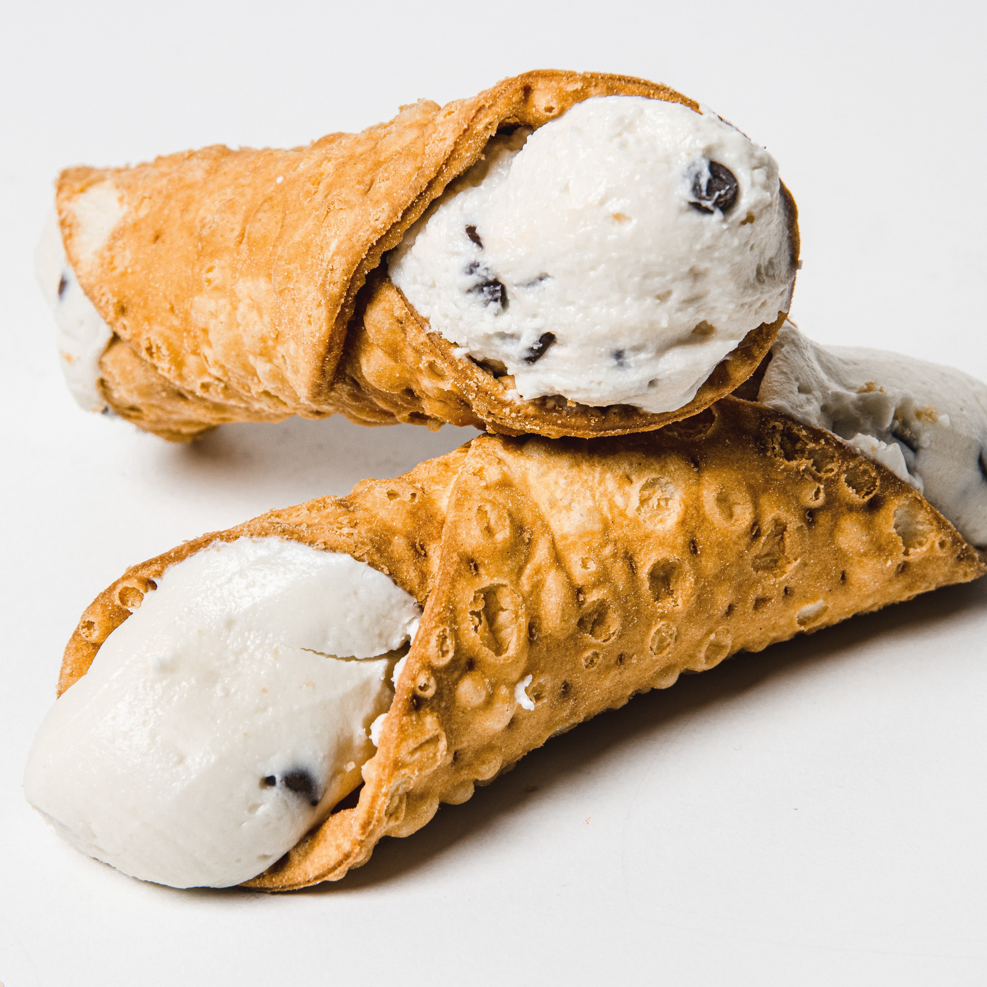 Classic Cannoli Kit, 12-Pack Family Size, Authentic Italian Pastry Y832