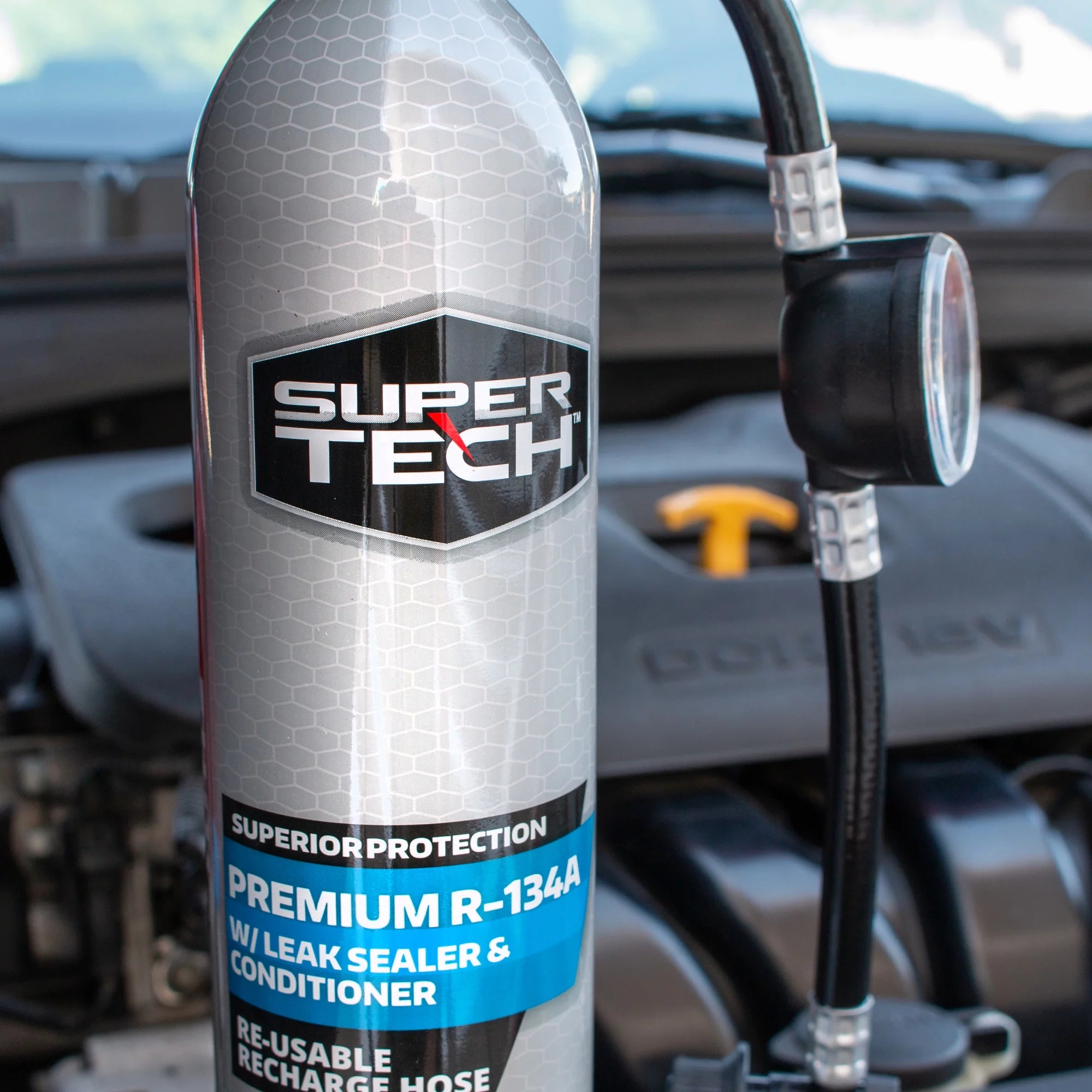 R-134a Automotive Refrigerant with Reusable Hose and Gauge, 18 oz O826760
